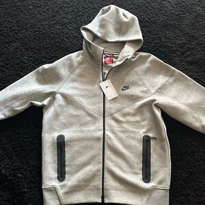 Gray Nike tech fleece